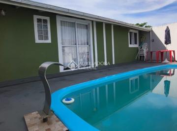 Casa · 300m² · 5 Quartos · 2 Vagas · Casa com piscina a venda na Passagem do Maciambu!