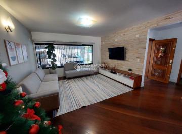 Casa · 255m² · 3 Quartos · 4 Vagas · Sobrado de Alto Padrão com 255m²: Conforto e Vista Panorâmica próximo à FEI