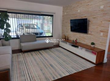 Casa · 255m² · 3 Quartos · 4 Vagas · Sobrado de Alto Padrão com 255m²: Conforto e Vista Panorâmica próximo à FEI