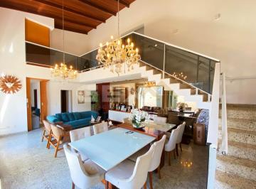 Casa · 323m² · 3 Quartos · 4 Vagas · Casa à Venda com 03 Quartos 03 Suítes no Bairro Santa Clara em Divinópolis MG.