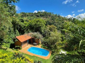 Casa de 5 quartos, Petrópolis · VENDA | ITAIPAVA - Casa linear com bela vista e 5 quartos, em condomínio, a apenas 10 min do centro