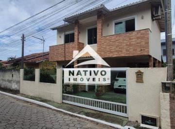 Casa · 106m² · 3 Quartos · 2 Vagas · Sobrado localizado no Rio Vermelho