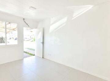 Casa · 62m² · 2 Quartos · 2 Vagas · Casa em condomínio reformada com 2 dormitórios, cozinha ampla, vaga de garagem para 2 carros, uma co