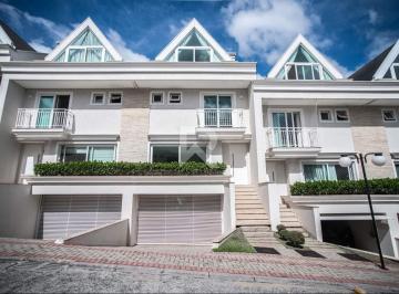 Casa · 253m² · 3 Quartos · 4 Vagas · Triplex em Condomínio com Garden Privativo, 3 suítes e 4 vagas – Santo Inácio - Curitiba/PR
