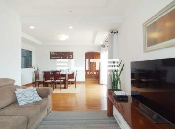 Apartamento · 140m² · 3 Quartos · 2 Vagas · Apartamento Amplo com 140m² na Avenida Portugal – 3 Dormitórios (1 suíte), Varanda e 2 Vagas