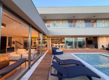 Casa · 646m² · 4 Quartos · 6 Vagas · Residência de Alto Padrão à Venda no Condomínio Campo de Toscana – Vinhedo/SP