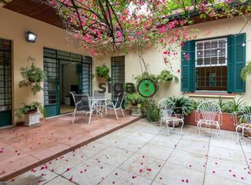 Casa · 440m² · 5 Quartos · 8 Vagas · Casa Alto Padrão em Moema de 5 quartos com 8 vagas - 440m² à Venda.