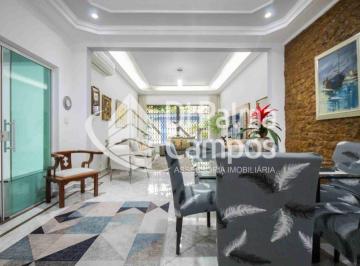 Casa · 247m² · 4 Quartos · 4 Vagas · Casa com 4 quartos, 2 suítes e dependência completa próxima ao Parque da Independência