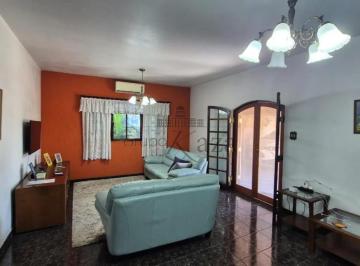 Casa · 1326m² · 2 Quartos · 4 Vagas · Oportunidade - Casa - Jardim Jacinto - Jacareí - 2 Dormitórios - 200m².