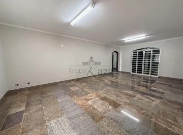 Casa · 544m² · 3 Quartos · 4 Vagas · Oportunidade - Casa - Bosque dos Eucaliptos - 3 Dormitórios - 250m².