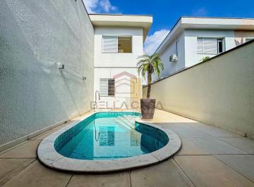 Casa · 206m² · 3 Quartos · 4 Vagas · Sobrado à venda com 206 m², 2 suítes, piscina e 4 vagas