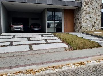 Casa · 540m² · 3 Quartos · 4 Vagas · Sobrado Com vista para a Serra