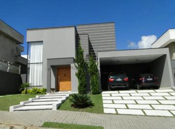 Casa · 451m² · 3 Quartos · 2 Vagas · Oportunidade - Casa - Condomínio Monte Carlo - Urbanova - 3 Dormitórios - 215m².