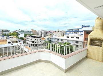 Apartamento · 166m² · 3 Quartos · 1 Vaga · Cobertura Duplex Reformada à Venda a 2 Quadras da Praia do Forte em Cabo Frio/RJ