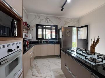 Casa · 133m² · 3 Quartos · 2 Vagas · Casa 3 dormitórios com edícula à venda em Atibaia