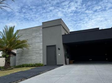 7ecb609c-f2f4-4e4e-989b-4e67ca78a9dc · Deslumbrante casa em condomínio para venda com 5 quartos, sendo 5 suítes, 560m²