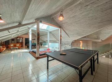 0b7cf252-d1da-44dc-910e-5dd21e977648 · Deslumbrante casa em condomínio para venda com 5 quartos, sendo 5 suítes, 1,264m²