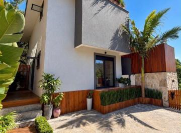Casa · 400m² · 3 Quartos · 1 Vaga · Alto Padrão em meio a Natureza na Praia do Silveira