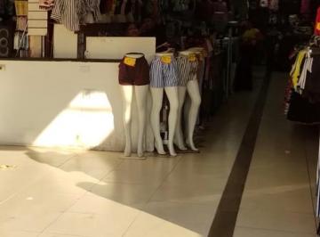 Comercial · 15m² · Loja em galeria na Avenida Rangel Pestana, N. 1980 - Box Frente • 15 m²