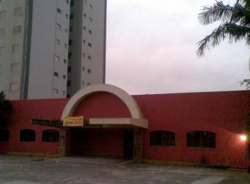 Comercial · 600m² · 40 Vagas · Galpão na Avenida Vereador José Diniz, N. 491 • 600 m²