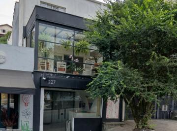 Comercial · 240m² · 4 Quartos · Casa comercial na Rua Girassol, N. 227 • 240 m²
