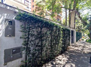 Comercial · 300m² · 4 Vagas · Casa comercial na Avenida Açocê, N. 634 • 300 m²