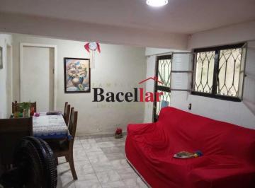 Casa · 70m² · 3 Quartos · Casa de Vila : / Residencial / Encantado