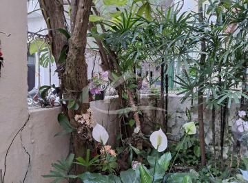 Apartamento · 79m² · 1 Quarto · QUARTO E SALA COM 79M², POSSUINDO UM JARDIM MARAVILHOSO EM RUA SEGURA E PRÓXIMO