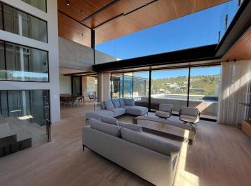 jhyicsq2njyynzblmgq2yzu0_md · Casa com 4 Quartos à Venda, 700 m² - Vale dos Cristais