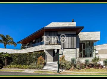 Casa · 557m² · 3 Quartos · 5 Vagas · Casa à venda - em Santa Felicidade