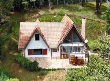 casa-para-venda-no-quebradas-em-campos-do-jordao-sp · Casa / Venda