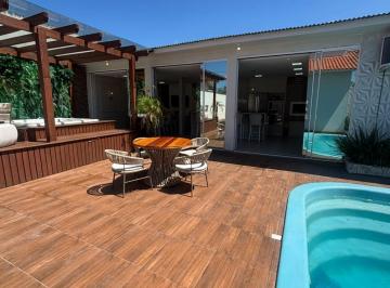 Casa · 300m² · 2 Quartos · Casa em , Laguna/SC de 300m² 2 quartos à venda por R$ 700.000,00