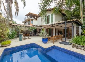 5eb88d9a-e656-477e-8f15-74dc11a571b7 · Casa no condomínio Condominio Vila Verde para venda com 5 quartos, sendo 4 suítes, 550m²