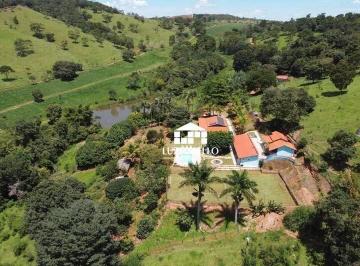Vista da casa por cima · Pirenopolis - GO , Chácara encantadora com natureza exuberante , investimento  e lazer.