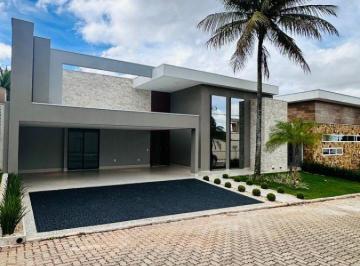 Casa de 3 quartos, Águas Claras · CASA COM 3 SUITES EM ARNIQUEIRAS