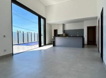 Casa · 177m² · 3 Quartos · 4 Vagas · Bela Casa a Venda no Jardins Capri - Senador Canedo