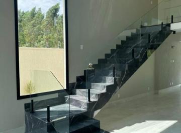 Casa · 217m² · 3 Quartos · 4 Vagas · Belo Sobrado para Comprar no Terras Alpha - Senador Canedo