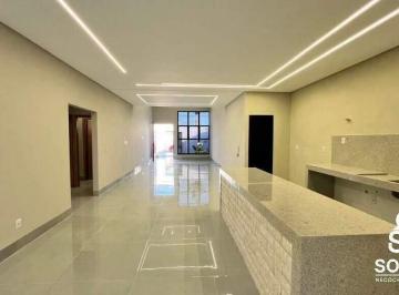 Casa · 228m² · 3 Quartos · 4 Vagas · Casa 3 Suítes para Venda no Setor Vila Boa GO.