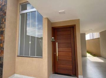 Casa · 140m² · 3 Quartos · 3 Vagas · Maravilhosa Casa térrea no Jardim Atlântico em frente ao Parque Cascavel