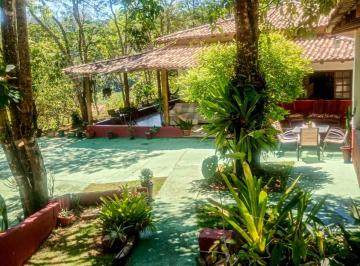 Rural de 3 quartos, Jambeiro · Linda chácara com piscina, churrasqueira e pomar