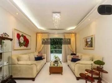 bto3zjgdhyia1775682661706.jpg · Sobrado com 248m²