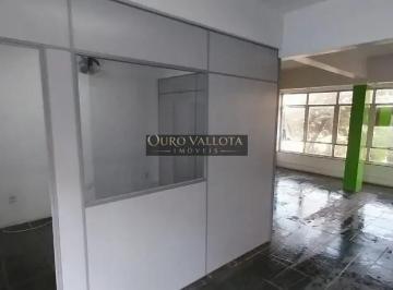 0jknmt6exxt1775687598332.jpg · Salão com 47m²