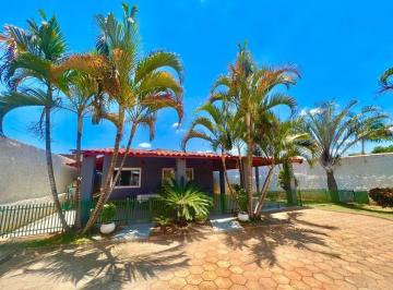 Casa de 3 quartos, Águas Claras · Casa em Arniqueira | 3 Suítes | Lote 800m² | Condomínio fechado