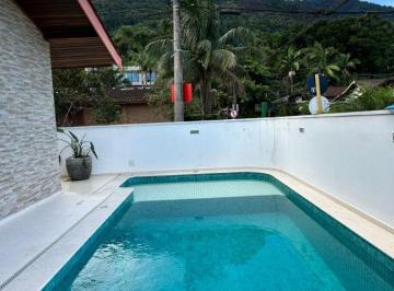 Casa de 3 quartos, Ubatuba · Casa dentro do condominio Pedra Verde a venda