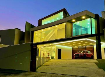 Casa de 5 quartos, Curitiba · Sobrado Triplex no Parque Barigui