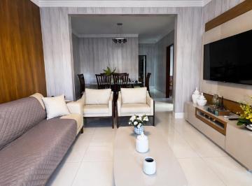 Casa · 250m² · 3 Quartos · 2 Vagas · Casa frente leste e reformada a venda na Farolândia