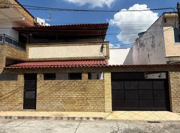 Casa de 4 quartos, Nova Iguaçu · VENDO CASA DE 2 ANDARES EM NOVA IGUAÇU