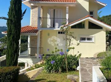 Casa · 170m² · 3 Quartos · 4 Vagas · Casa de alto padrão em bairro nobre na serra gaúcha.