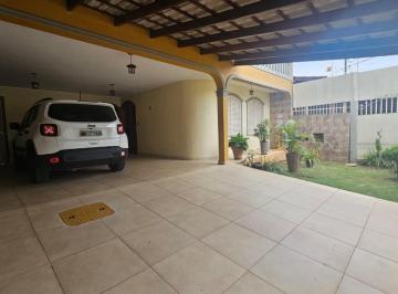 Casa · 200m² · 4 Quartos · 4 Vagas · QE 26 CONJUNTO R - Lote de Esquina
