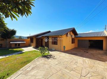 Casa · 271m² · 3 Quartos · 2 Vagas · Casa 3 quartos 1 suíte no bairro Santa Teresa, Porto Alegre.